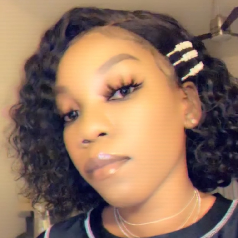 Meet your Posher, Techelie